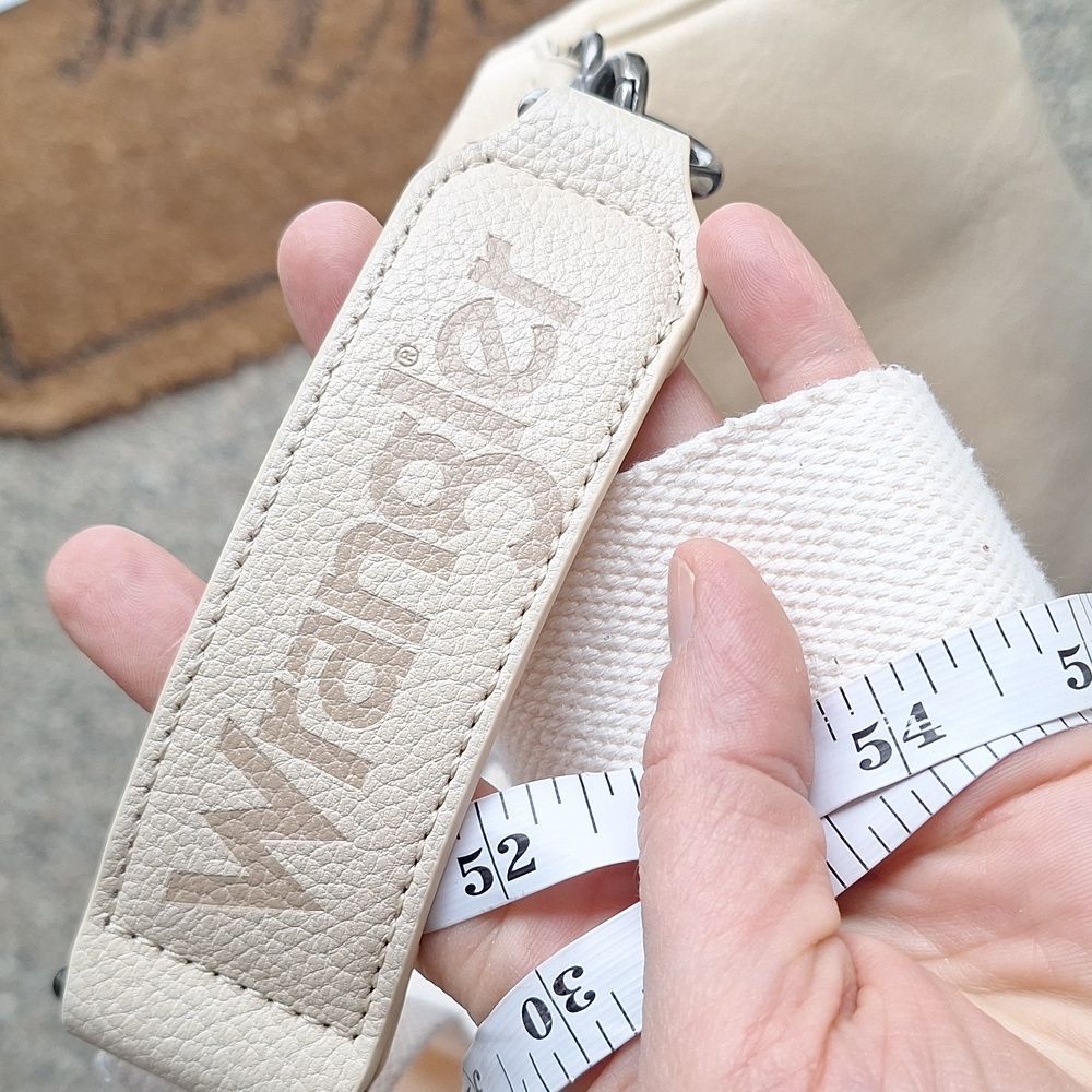 Wrangler Retro Fanny Pack Belt Bag Bum Bag Vanilla White - Picture 9 of 10
